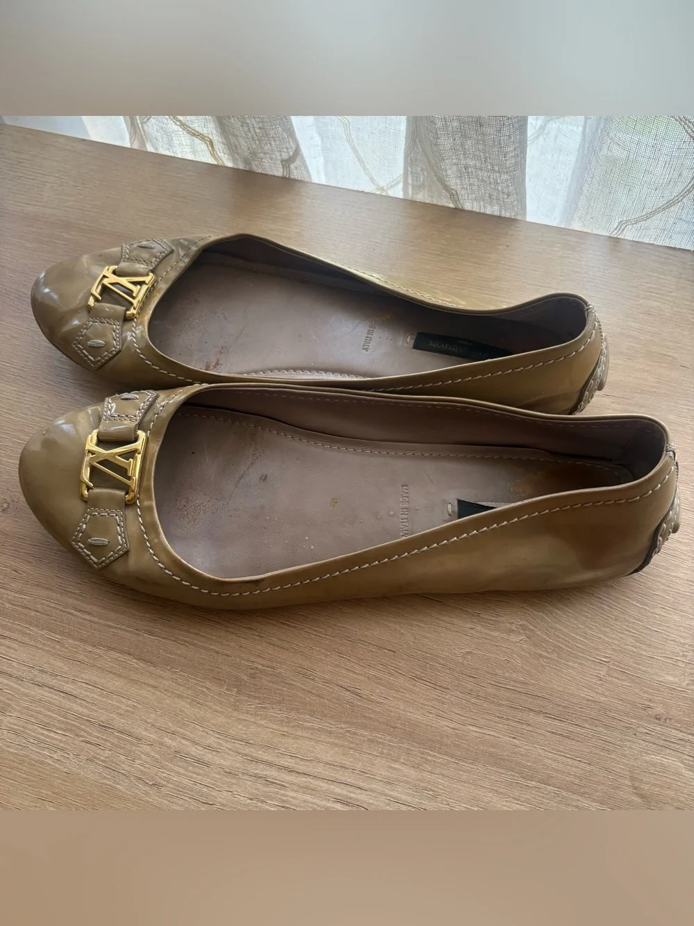 Louis Vuitton Metallic Gold Leather Ballet Flats with LV Hardware Size 40